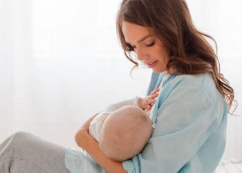 Semana de la Lactancia Materna: recalcan la importancia del contacto visual y cómo podría verse afectado por el uso de dispositivos digitales