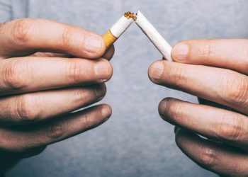 Especialista del Hospital Claudio Vicuña de San Antonio explica los estragos que produce el tabaco en el organismo