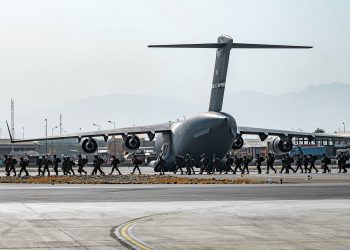 En suspenso futuro del aeropuerto de Kabul tras salida del último avión de EE.UU. ﻿