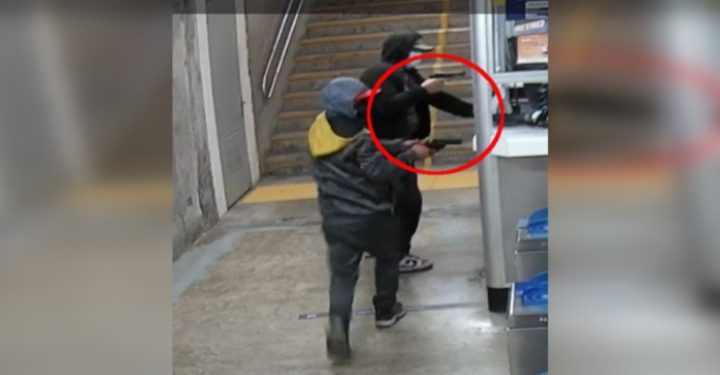 Asaltan estación de metro en Villa Alemana y disparan en el interior del recinto