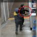 Asaltan estación de metro en Villa Alemana y disparan en el interior del recinto