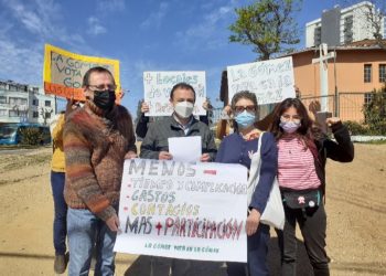 Vecinos de Gómez Carreño de Viña del Mar se manifiestan para exigir locales de votación en el sector