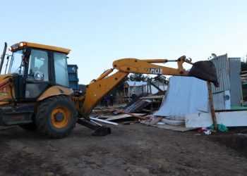 El Tabo: Municipalidad desalojó toma Ilegal en balneario de Las Cruces
