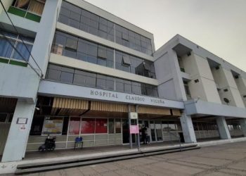 En Hospital de San Antonio paciente intentó fugarse del recinto lanzándose desde un cuarto piso