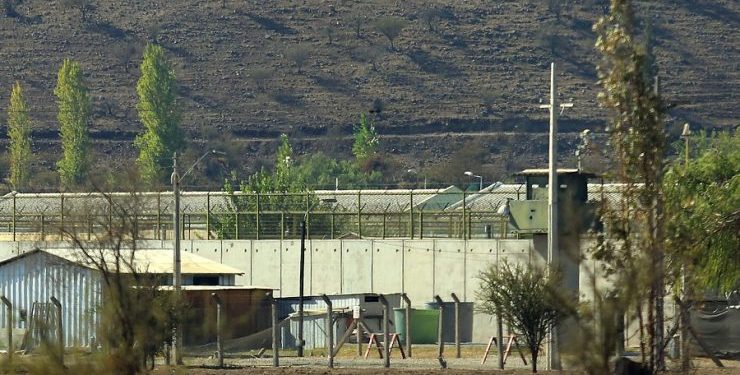 70% de reclusos está contagiado en Punta Peuco por brote de COVID-19