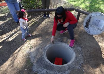 Simbólica “cápsula del tiempo” es enterrada en el Parque Nacional La Campana