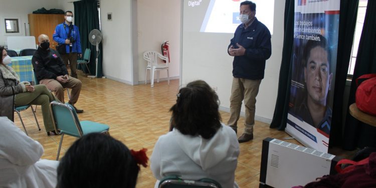Quillota: promueven digitalización en la tercera edad a través de programa «Adulto Digital»