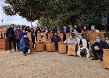 Santo Domingo: vecinos de Las Viñas reciben 20 vermicomposteras para descomponer residuo orgánico y convertirlo en fertilizante