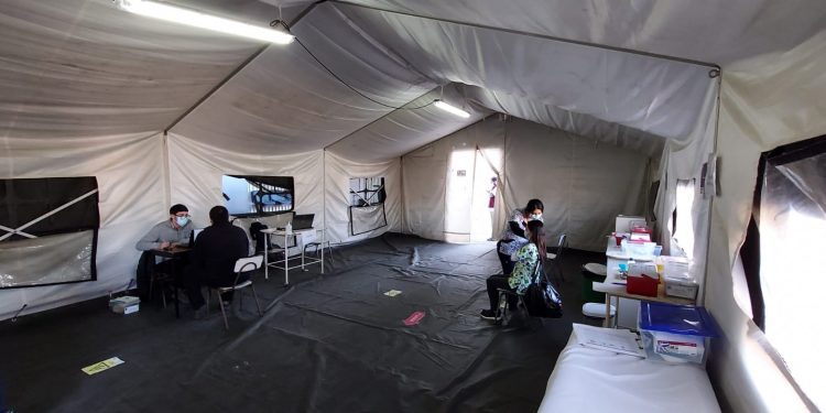 San Antonio: 82% de los trabajadores inscritos del Hospital Claudio Vicuña ya recibió su vacunación de refuerzo contra el COVID-19