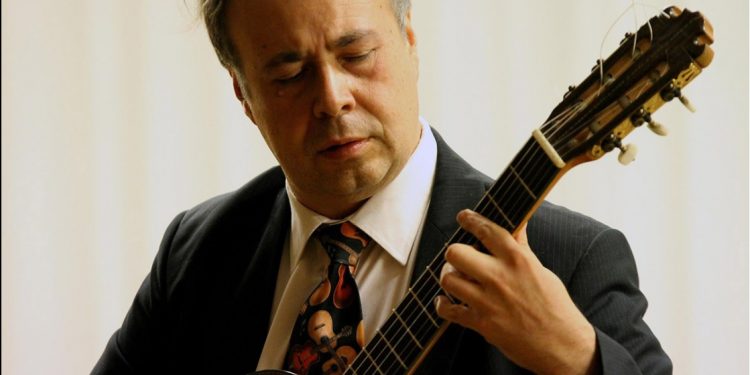 Romilio Orellana ofrecerá concierto latinoamericano de guitarra