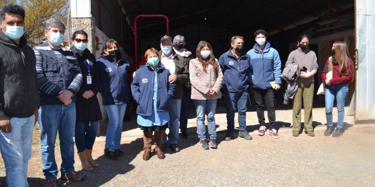 Petorca: dirigentes campesinos visitan destacada cooperativa agrícola de Chincolco