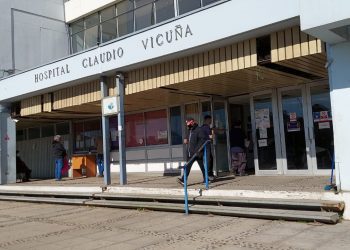 Para evitar y detectar contagios de COVID-19 el Hospital Claudio Vicuña de San Antonio mantiene medidas de seguridad