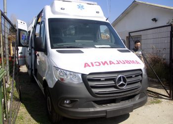 Municipalidad de Quillota refuerza el sistema de salud de San Pedro con la entrega de una nueva ambulancia