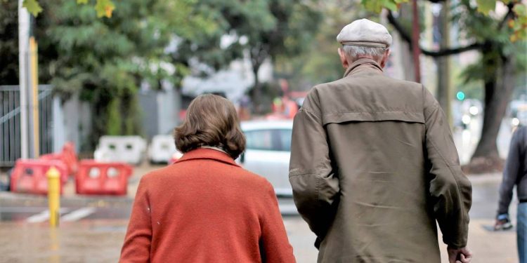 Sebastián Piñera firmó ley corta de pensiones para su ingreso al Congreso con «discusión inmediata»