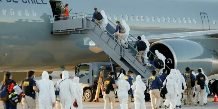 Gobierno de Chile retomará las expulsiones de migrantes