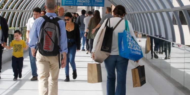 Chile se posiciona como el país donde más creció la confianza en los consumidores  a nivel mundial según Ipsos