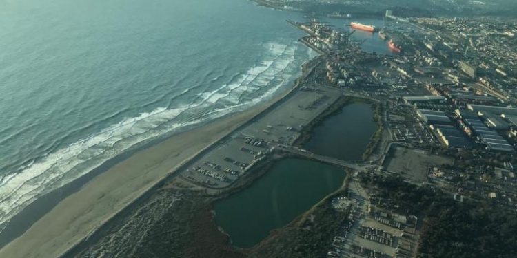 Senadora Isabel Allende destaca que la opción de Puerto San Antonio de proteger el humedal Ojos de Mar «va en la línea correcta”