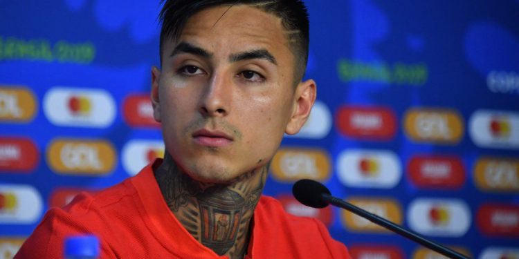 Clasificatorias: Erick Pulgar apareció en el equipo ideal de la fecha 12