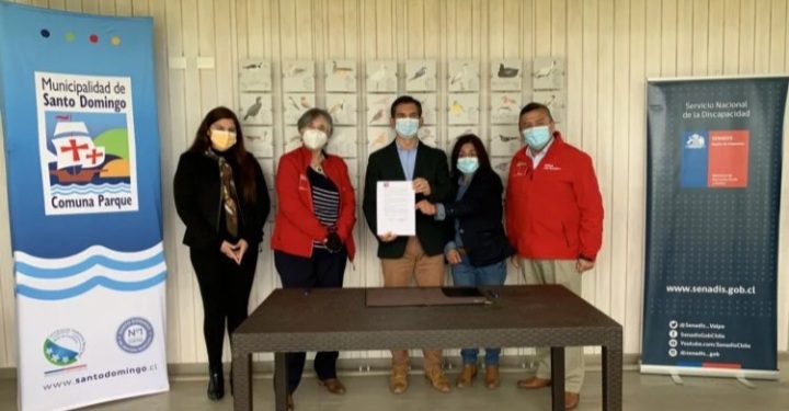 Municipalidad de Santo Domingo firmó convenio con el Servicio Nacional de la Discapacidad