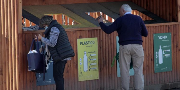 Desarrollan programa de reciclaje en condominios de Zapallar