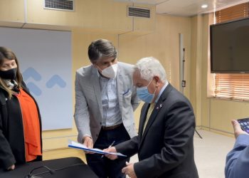 Alcalde de Cabildo presentó al ministro de Salud propuesta de un SUR y Clínica Móvil para la comuna