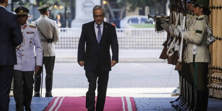 Gran Valparaíso: estudio demuestra bajos niveles de confianza en el Presidente de la República, Carabineros y la Armada