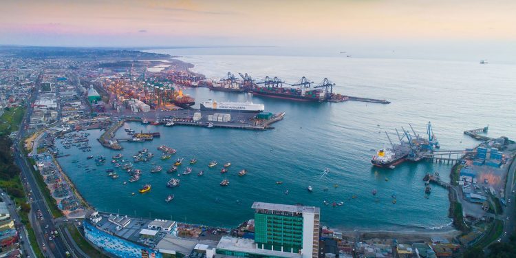 Experto afirma que construcción de Puerto Exterior es vital para enfrentar las marejadas en San Antonio