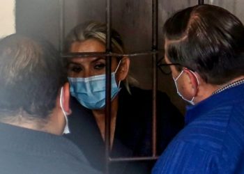 Justicia de Bolivia amplía por otros cinco meses la detención de la expresidenta Jeanine Áñez