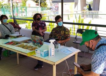 Habitantes de Villa Alemana proponen cómo pintar muro consistorial