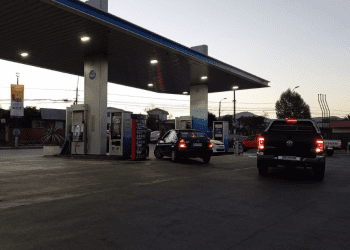 Sujeto armado se mantiene prófugo tras asalto a servicentro en la comuna de Villa Alemana