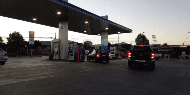 Sujeto armado se mantiene prófugo tras asalto a servicentro en la comuna de Villa Alemana