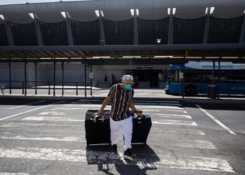 El 8 de noviembre EE.UU. reabrirá sus fronteras terrestres y aéreas a pasajeros vacunados con pauta completa