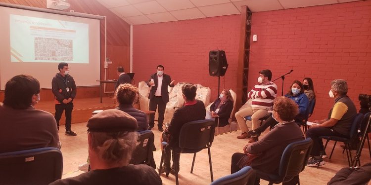 Vecinos del sector Los Aromos de El Quisco reciben soluciones de pavimentación, alcantarillado y sede social