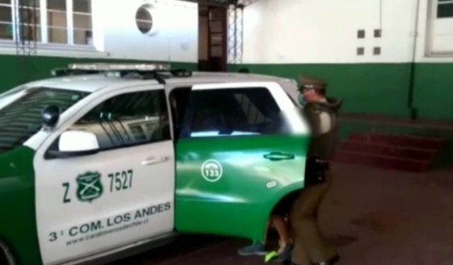 En Los Andes detienen a dos sujetos por robo con violencia y usurpación de funciones