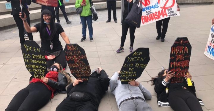 Trabajadores presionan para que proyecto de ley de cierre del retail a las 19:00 horas sea aprobado