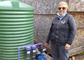 Nogales: agricultoras usan el agua de la ducha, lavadora y lavamanos para el riego de frutales