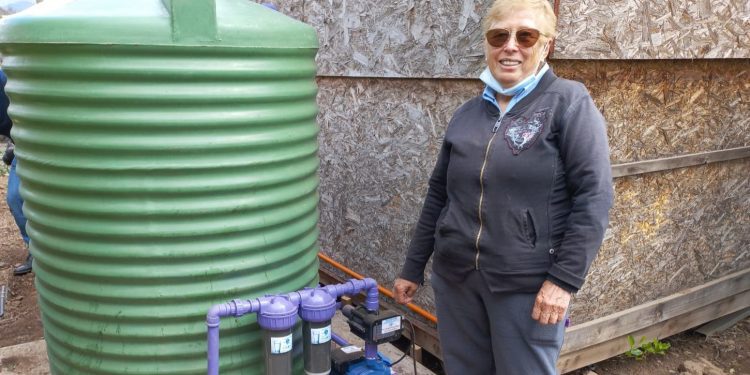 Nogales: agricultoras usan el agua de la ducha, lavadora y lavamanos para el riego de frutales