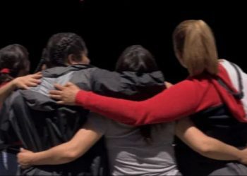 Colectiva «Pájarx entre púas» estrena obra feminista “Juntas más libres»