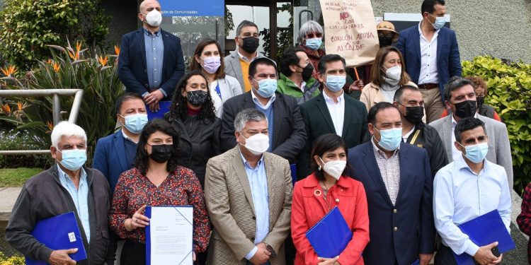 Alcaldes de la región buscan soluciones a altos precios del gas y distribuirlo a bajo costo