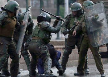 Juzgado de Viña del Mar decreta prisión preventiva para dos carabineros por apremios ilegítimos y disparos injustificados