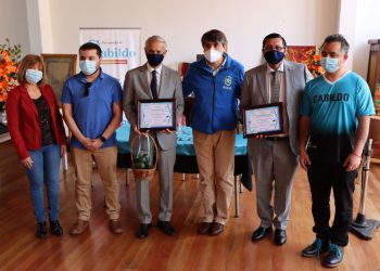 Cabildo recibió la visita del presidente del arbitraje chileno, Javier Castrilli, y el ex árbitro cabildano, Osvaldo Talamilla