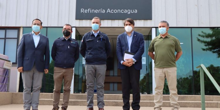 Alcaldes de la zona interior de la región se reúnen con ENAP para evaluar posibilidad de distribuir gas licuado a menor costo