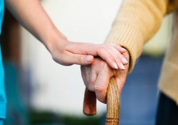 Piden a Contraloría fiscalizar a municipio de Quilpué por paralización de construcción de Centro Integral del Adulto Mayor