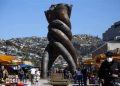 Municipalidad de Valparaíso desmantelaría monumento contiguo al Congreso y vendería piezas para comprar herramientas