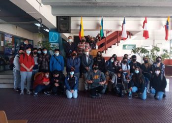 Viña del Mar: constituyente Agustín Squella explica a estudiantes del Liceo                                                                             Benjamín Vicuña Mackenna labor de la Convención