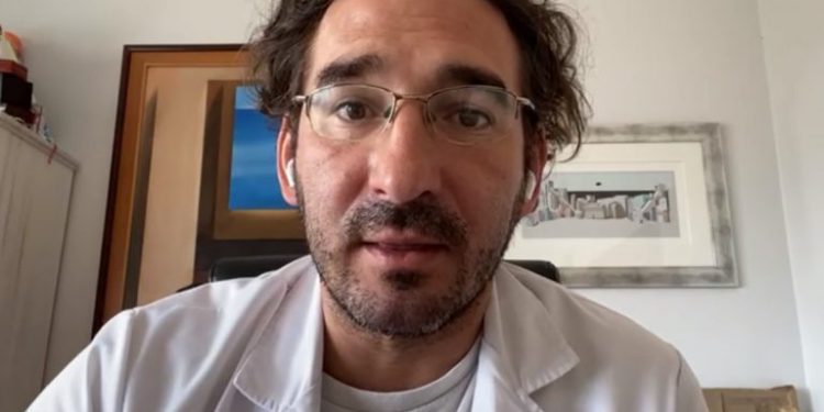 Presidente del Colegio Médico Valparaíso, Ignacio de la Torre, afirma: “En nuestra región, al menos el 98 % de capacidad de camas UCI está ocupado”