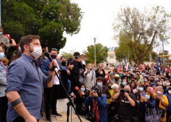 En su primera actividad pública tras la primera vuelta, Gabriel Boric enfatiza: «Nuestro proyecto le puede asegurar cambios y estabilidad a Chile»