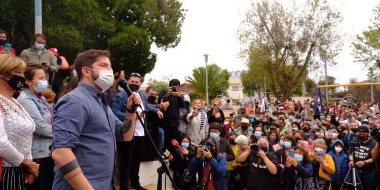 En su primera actividad pública tras la primera vuelta, Gabriel Boric enfatiza: «Nuestro proyecto le puede asegurar cambios y estabilidad a Chile»