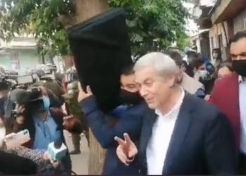 Vecinos de Lo Espejo expulsaron a Kast de acto de campaña: lo increparon y le gritaron «nazi» y «asesino»