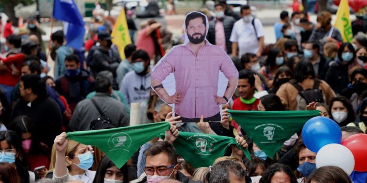 Valparaíso: masivo y contundente apoyo del pueblo porteño a Gabriel Boric